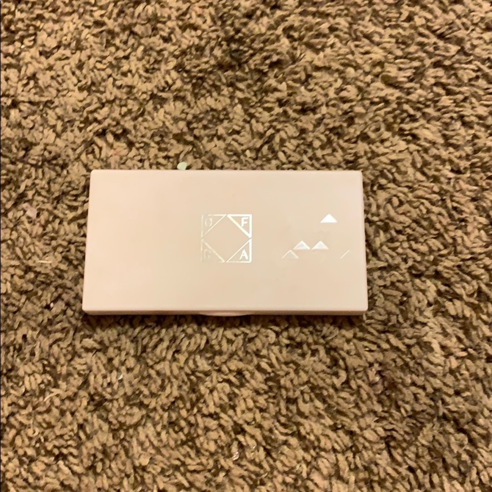 Ofra nikkie tutorials highlighter trio